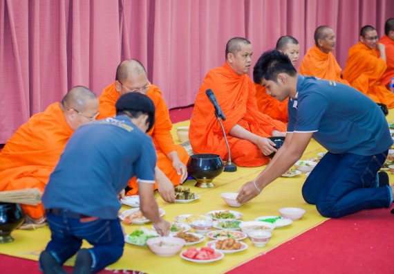 ภาพกิจกรรม คณะวิทยาศาสตร์และเทคโนโลยี จัดกิจกรรมทำบุญคณะวิทยาศาสตร์และเทคโนโลยี ประจำปี 2560