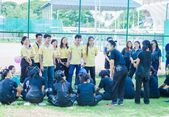 ภาพกิจกรรม สโมสรนักศึกษาคณะวิทยาศาสตร์และเทคโนโลยี จัดกิจกรรมสายสัมพันธ์น้องพี่ คณะวิทยาศาสตร์และเทคโนโลยี ประจำปี 2560