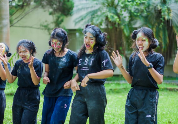 ภาพกิจกรรม สโมสรนักศึกษาคณะวิทยาศาสตร์และเทคโนโลยี จัดกิจกรรมสายสัมพันธ์น้องพี่ คณะวิทยาศาสตร์และเทคโนโลยี ประจำปี 2560