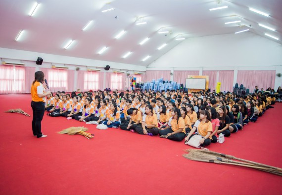 ภาพกิจกรรม คณะวิทยาศาสตร์และเทคโนโลยี จัดกิจกรรมพัฒนาสุนทรียภาพ ประจำปี 2560