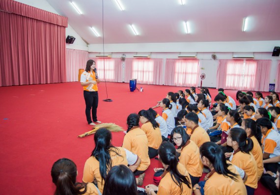 ภาพกิจกรรม คณะวิทยาศาสตร์และเทคโนโลยี จัดกิจกรรมพัฒนาสุนทรียภาพ ประจำปี 2560