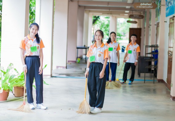 ภาพกิจกรรม คณะวิทยาศาสตร์และเทคโนโลยี จัดกิจกรรมพัฒนาสุนทรียภาพ ประจำปี 2560