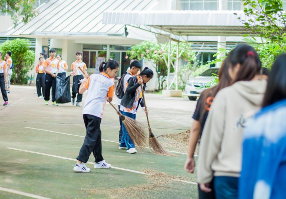 ภาพกิจกรรม คณะวิทยาศาสตร์และเทคโนโลยี จัดกิจกรรมพัฒนาสุนทรียภาพ ประจำปี 2560