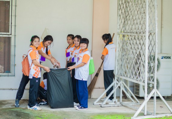 ภาพกิจกรรม คณะวิทยาศาสตร์และเทคโนโลยี จัดกิจกรรมพัฒนาสุนทรียภาพ ประจำปี 2560