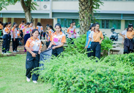 ภาพกิจกรรม คณะวิทยาศาสตร์และเทคโนโลยี จัดกิจกรรมพัฒนาสุนทรียภาพ ประจำปี 2560