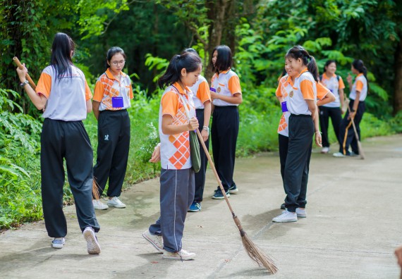 ภาพกิจกรรม คณะวิทยาศาสตร์และเทคโนโลยี จัดกิจกรรมพัฒนาสุนทรียภาพ ประจำปี 2560