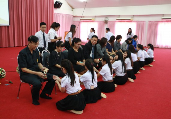 ภาพกิจกรรม โปรแกรมวิชาเคมี จัดกิจกรรมไหว้ครูเคมี ประจำปีการศึกษา 2560