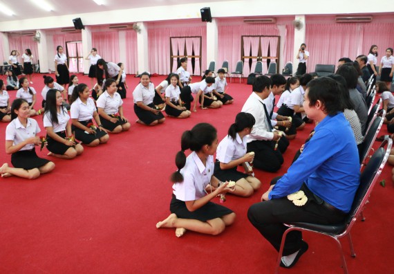 ภาพกิจกรรม โปรแกรมวิชาเคมี จัดกิจกรรมไหว้ครูเคมี ประจำปีการศึกษา 2560