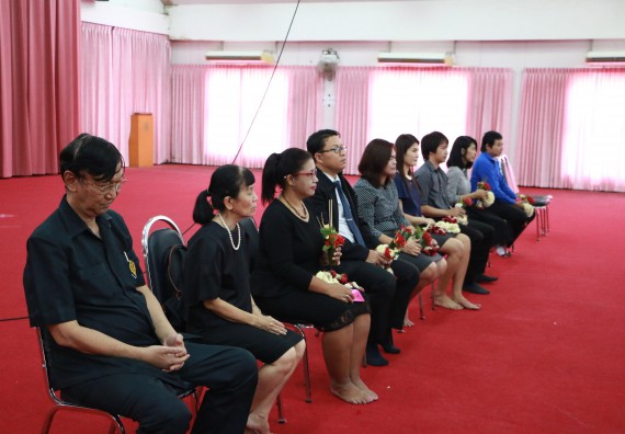 ภาพกิจกรรม โปรแกรมวิชาเคมี จัดกิจกรรมไหว้ครูเคมี ประจำปีการศึกษา 2560