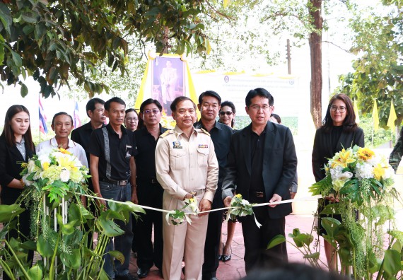 ภาพกิจกรรม ผู้บริหาร คณาจารย์และนักศึกษา คณะวิทยาศาสตร์และเทคโนโลยี เข้าร่วมโครงการขุดลอกคูคลองกำจัดวัชพืช และมหาวิทยาลัยสะอาดเฉลิมพระเกียรติสมเด็จพระเจ้าอยู่หัวมหาวชิราลงกรณ บดินทรเทพยวรางกูร เนื่องในโอกาสวันเฉลิมพระชนมพรรษา 65 พรรษา 28 กรกฎาคม 2560