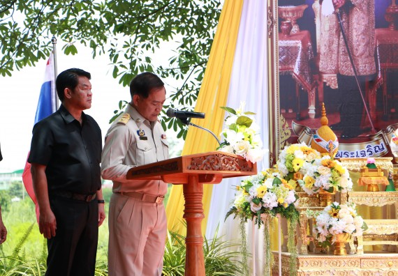 ภาพกิจกรรม ผู้บริหาร คณาจารย์และนักศึกษา คณะวิทยาศาสตร์และเทคโนโลยี เข้าร่วมโครงการขุดลอกคูคลองกำจัดวัชพืช และมหาวิทยาลัยสะอาดเฉลิมพระเกียรติสมเด็จพระเจ้าอยู่หัวมหาวชิราลงกรณ บดินทรเทพยวรางกูร เนื่องในโอกาสวันเฉลิมพระชนมพรรษา 65 พรรษา 28 กรกฎาคม 2560