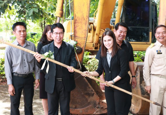 ภาพกิจกรรม ผู้บริหาร คณาจารย์และนักศึกษา คณะวิทยาศาสตร์และเทคโนโลยี เข้าร่วมโครงการขุดลอกคูคลองกำจัดวัชพืช และมหาวิทยาลัยสะอาดเฉลิมพระเกียรติสมเด็จพระเจ้าอยู่หัวมหาวชิราลงกรณ บดินทรเทพยวรางกูร เนื่องในโอกาสวันเฉลิมพระชนมพรรษา 65 พรรษา 28 กรกฎาคม 2560