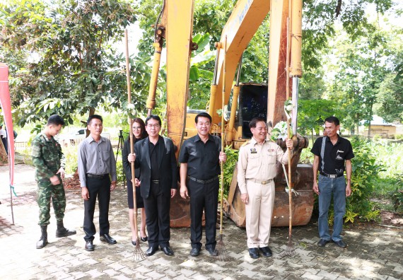 ภาพกิจกรรม ผู้บริหาร คณาจารย์และนักศึกษา คณะวิทยาศาสตร์และเทคโนโลยี เข้าร่วมโครงการขุดลอกคูคลองกำจัดวัชพืช และมหาวิทยาลัยสะอาดเฉลิมพระเกียรติสมเด็จพระเจ้าอยู่หัวมหาวชิราลงกรณ บดินทรเทพยวรางกูร เนื่องในโอกาสวันเฉลิมพระชนมพรรษา 65 พรรษา 28 กรกฎาคม 2560