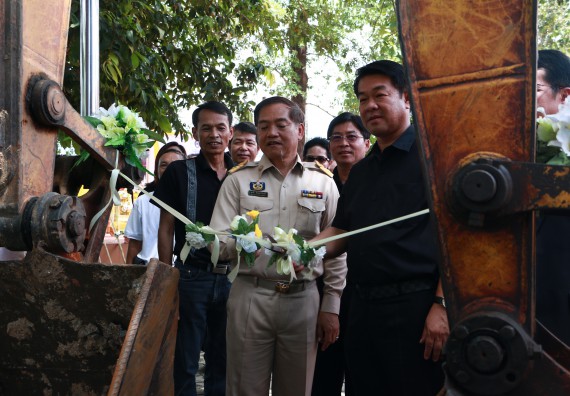 ภาพกิจกรรม ผู้บริหาร คณาจารย์และนักศึกษา คณะวิทยาศาสตร์และเทคโนโลยี เข้าร่วมโครงการขุดลอกคูคลองกำจัดวัชพืช และมหาวิทยาลัยสะอาดเฉลิมพระเกียรติสมเด็จพระเจ้าอยู่หัวมหาวชิราลงกรณ บดินทรเทพยวรางกูร เนื่องในโอกาสวันเฉลิมพระชนมพรรษา 65 พรรษา 28 กรกฎาคม 2560