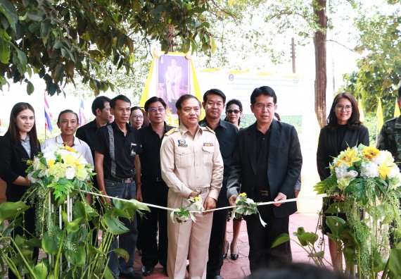 ภาพกิจกรรม ผู้บริหาร คณาจารย์และนักศึกษา คณะวิทยาศาสตร์และเทคโนโลยี เข้าร่วมโครงการขุดลอกคูคลองกำจัดวัชพืช และมหาวิทยาลัยสะอาดเฉลิมพระเกียรติสมเด็จพระเจ้าอยู่หัวมหาวชิราลงกรณ บดินทรเทพยวรางกูร เนื่องในโอกาสวันเฉลิมพระชนมพรรษา 65 พรรษา 28 กรกฎาคม 2560