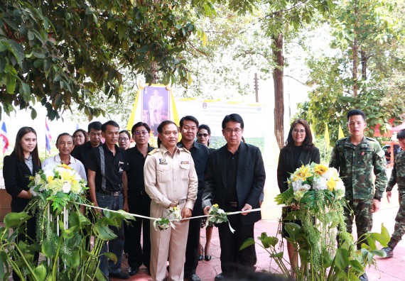 ภาพกิจกรรม ผู้บริหาร คณาจารย์และนักศึกษา คณะวิทยาศาสตร์และเทคโนโลยี เข้าร่วมโครงการขุดลอกคูคลองกำจัดวัชพืช และมหาวิทยาลัยสะอาดเฉลิมพระเกียรติสมเด็จพระเจ้าอยู่หัวมหาวชิราลงกรณ บดินทรเทพยวรางกูร เนื่องในโอกาสวันเฉลิมพระชนมพรรษา 65 พรรษา 28 กรกฎาคม 2560