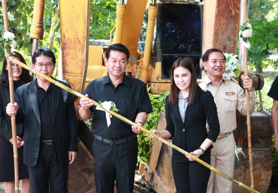 ภาพกิจกรรม ผู้บริหาร คณาจารย์และนักศึกษา คณะวิทยาศาสตร์และเทคโนโลยี เข้าร่วมโครงการขุดลอกคูคลองกำจัดวัชพืช และมหาวิทยาลัยสะอาดเฉลิมพระเกียรติสมเด็จพระเจ้าอยู่หัวมหาวชิราลงกรณ บดินทรเทพยวรางกูร เนื่องในโอกาสวันเฉลิมพระชนมพรรษา 65 พรรษา 28 กรกฎาคม 2560