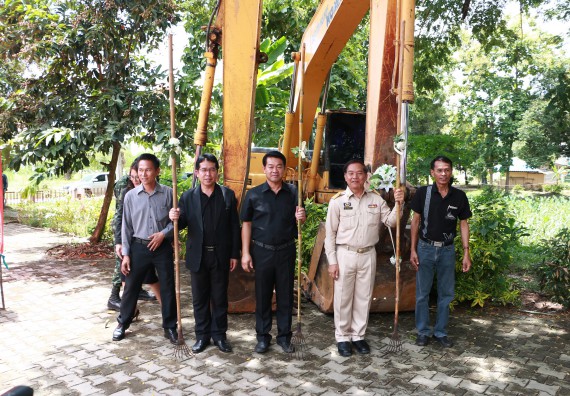 ภาพกิจกรรม ผู้บริหาร คณาจารย์และนักศึกษา คณะวิทยาศาสตร์และเทคโนโลยี เข้าร่วมโครงการขุดลอกคูคลองกำจัดวัชพืช และมหาวิทยาลัยสะอาดเฉลิมพระเกียรติสมเด็จพระเจ้าอยู่หัวมหาวชิราลงกรณ บดินทรเทพยวรางกูร เนื่องในโอกาสวันเฉลิมพระชนมพรรษา 65 พรรษา 28 กรกฎาคม 2560