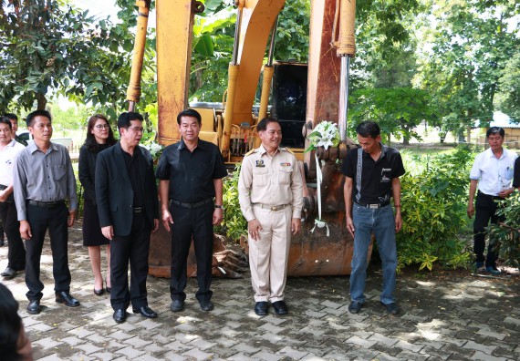 ภาพกิจกรรม ผู้บริหาร คณาจารย์และนักศึกษา คณะวิทยาศาสตร์และเทคโนโลยี เข้าร่วมโครงการขุดลอกคูคลองกำจัดวัชพืช และมหาวิทยาลัยสะอาดเฉลิมพระเกียรติสมเด็จพระเจ้าอยู่หัวมหาวชิราลงกรณ บดินทรเทพยวรางกูร เนื่องในโอกาสวันเฉลิมพระชนมพรรษา 65 พรรษา 28 กรกฎาคม 2560