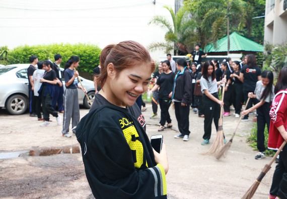 ภาพกิจกรรม ผู้บริหาร คณาจารย์และนักศึกษา คณะวิทยาศาสตร์และเทคโนโลยี เข้าร่วมโครงการขุดลอกคูคลองกำจัดวัชพืช และมหาวิทยาลัยสะอาดเฉลิมพระเกียรติสมเด็จพระเจ้าอยู่หัวมหาวชิราลงกรณ บดินทรเทพยวรางกูร เนื่องในโอกาสวันเฉลิมพระชนมพรรษา 65 พรรษา 28 กรกฎาคม 2560