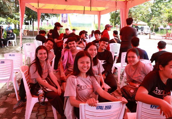 ภาพกิจกรรม ผู้บริหาร คณาจารย์และนักศึกษา คณะวิทยาศาสตร์และเทคโนโลยี เข้าร่วมโครงการขุดลอกคูคลองกำจัดวัชพืช และมหาวิทยาลัยสะอาดเฉลิมพระเกียรติสมเด็จพระเจ้าอยู่หัวมหาวชิราลงกรณ บดินทรเทพยวรางกูร เนื่องในโอกาสวันเฉลิมพระชนมพรรษา 65 พรรษา 28 กรกฎาคม 2560