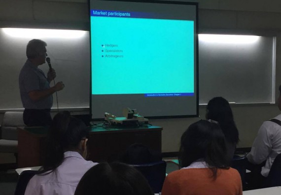 ภาพกิจกรรม โปรแกรมวิชาคณิตศาสตร์ จัดกิจกรรมเตรียมความพร้อมด้านวิชาการ