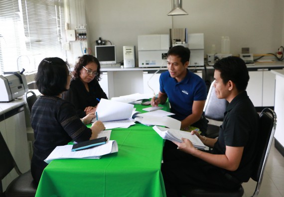 ภาพกิจกรรม ศูนย์ส่งเสริมและตรวจสอบการผลิตตามมาตรฐานความปลอดภัยทางอาหาร ได้รับการตรวจประเมินระบบ ISO 17025:2005 เบื้องต้น (Pre-audit)