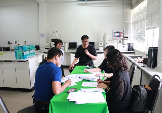 ภาพกิจกรรม ศูนย์ส่งเสริมและตรวจสอบการผลิตตามมาตรฐานความปลอดภัยทางอาหาร ได้รับการตรวจประเมินระบบ ISO 17025:2005 เบื้องต้น (Pre-audit)