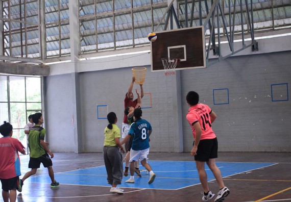 ภาพกิจกรรม โปรแกรมวิชาวิทยาการคอมพิวเตอร์ จัดกิจกรรมสายสัมพันธ์น้องพี่และกีฬา โปรแกรมวิชาวิทยาการคอมพิวเตอร์