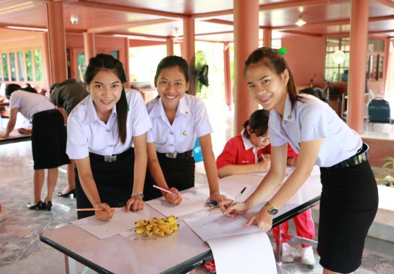 ภาพกิจกรรม คณะวิทยาศาสตร์และเทคโนโลยี เข้าร่วมโครงการอบรมสัมมนาเสริมสร้างศักยภาพในการอนุรักษ์สิ่งแวดล้อมธรรมชาติ หัวข้อ วิธีการวาดภาพทางพฤกษศาสตร์