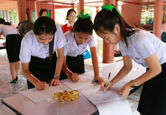 ภาพกิจกรรม คณะวิทยาศาสตร์และเทคโนโลยี เข้าร่วมโครงการอบรมสัมมนาเสริมสร้างศักยภาพในการอนุรักษ์สิ่งแวดล้อมธรรมชาติ หัวข้อ วิธีการวาดภาพทางพฤกษศาสตร์