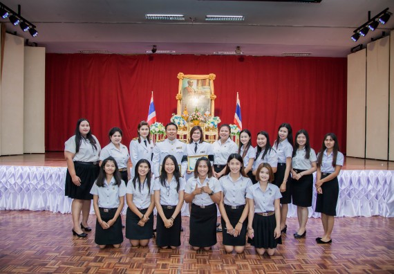 ภาพกิจกรรม คณะวิทยาศาสตร์และเทคโนโลยี จัดพิธีถวายพานพุ่มสักการะ “พระบิดาแห่งวิทยาศาสตร์ไทย”พระบาทสมเด็จพระจอมเกล้าเจ้าอยู่หัว รัชกาลที่ 4 เนื่องในวันวิทยาศาสตร์แห่งชาติ ประจำปี 2560