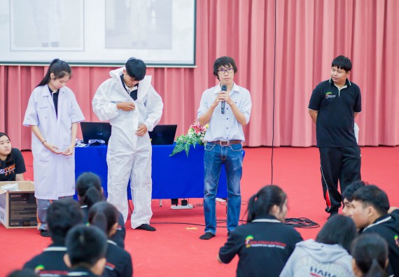 ภาพกิจกรรม คณะวิทยาศาสตร์และเทคโนโลยี จัดกิจกรรมส่งเสริมความรู้ เรื่อง ความปลอดภัยในห้องปฏิบัติการทางวิทยาศาสตร์