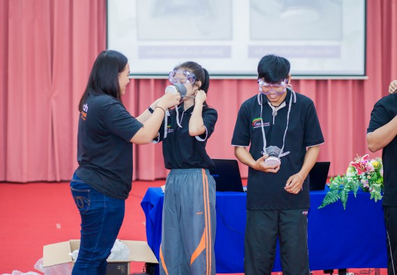 ภาพกิจกรรม คณะวิทยาศาสตร์และเทคโนโลยี จัดกิจกรรมส่งเสริมความรู้ เรื่อง ความปลอดภัยในห้องปฏิบัติการทางวิทยาศาสตร์