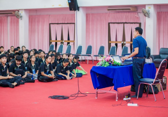 ภาพกิจกรรม คณะวิทยาศาสตร์และเทคโนโลยี จัดกิจกรรมส่งเสริมความรู้ เรื่อง ความปลอดภัยในห้องปฏิบัติการทางวิทยาศาสตร์