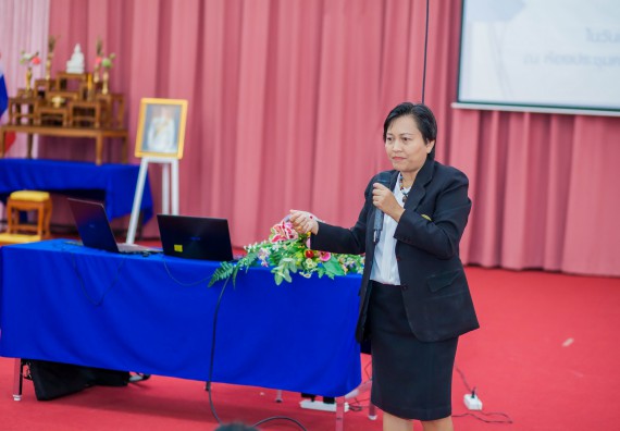 ภาพกิจกรรม คณะวิทยาศาสตร์และเทคโนโลยี จัดกิจกรรมส่งเสริมความรู้ เรื่อง ความปลอดภัยในห้องปฏิบัติการทางวิทยาศาสตร์