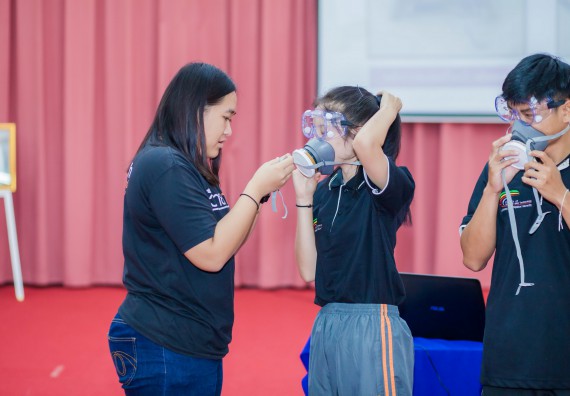 ภาพกิจกรรม คณะวิทยาศาสตร์และเทคโนโลยี จัดกิจกรรมส่งเสริมความรู้ เรื่อง ความปลอดภัยในห้องปฏิบัติการทางวิทยาศาสตร์
