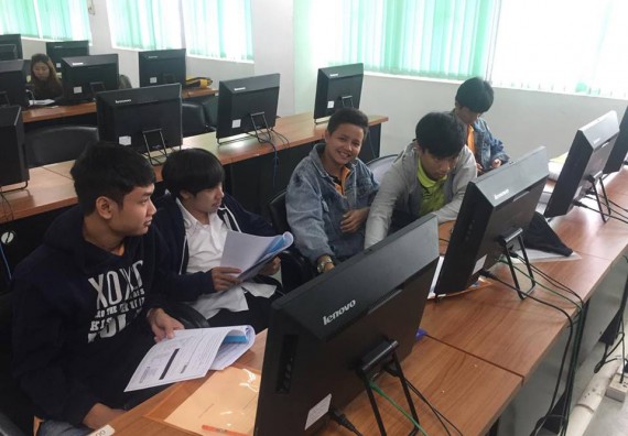 ภาพกิจกรรม โปรแกรมวิชาวิทยาการคอมพิวเตอร์ จัดโครงการเสริมทักษะด้านวิชาการ-การแข่งขันสำหรับนักศึกษาหลักสูตรวิทยาการคอมพิวเตอร์และหลักสูตรเทคโนโลยีสารสนเทศ ประจำปี 2560