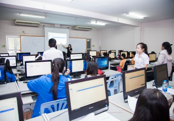 ภาพกิจกรรม คณะวิทยาศาสตร์และเทคโนโลยี จัดกิจกรรมส่งเสริมทักษะการวิเคราะห์เชิงตัวเลข การสื่อสารและการใช้เทคโนโลยีสารสนเทศ เรื่อง การใช้งาน Google Docs เบื้องต้น