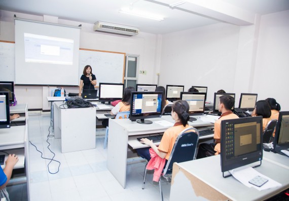 ภาพกิจกรรม คณะวิทยาศาสตร์และเทคโนโลยี จัดกิจกรรมส่งเสริมทักษะการวิเคราะห์เชิงตัวเลข การสื่อสารและการใช้เทคโนโลยีสารสนเทศ เรื่อง การใช้งาน Google Docs เบื้องต้น