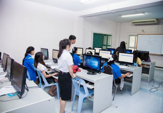 ภาพกิจกรรม คณะวิทยาศาสตร์และเทคโนโลยี จัดกิจกรรมส่งเสริมทักษะการวิเคราะห์เชิงตัวเลข การสื่อสารและการใช้เทคโนโลยีสารสนเทศ เรื่อง การใช้งาน Google Docs เบื้องต้น