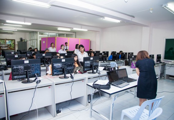 ภาพกิจกรรม คณะวิทยาศาสตร์และเทคโนโลยี จัดกิจกรรมส่งเสริมทักษะการวิเคราะห์เชิงตัวเลข การสื่อสารและการใช้เทคโนโลยีสารสนเทศ เรื่อง การใช้งาน Google Docs เบื้องต้น