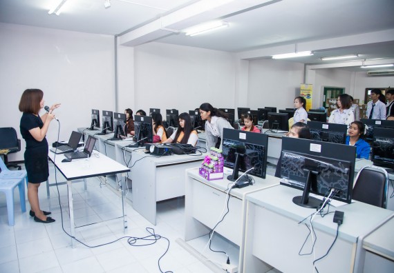 ภาพกิจกรรม คณะวิทยาศาสตร์และเทคโนโลยี จัดกิจกรรมส่งเสริมทักษะการวิเคราะห์เชิงตัวเลข การสื่อสารและการใช้เทคโนโลยีสารสนเทศ เรื่อง การใช้งาน Google Docs เบื้องต้น