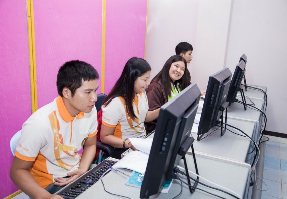 ภาพกิจกรรม คณะวิทยาศาสตร์และเทคโนโลยี จัดกิจกรรมส่งเสริมทักษะการวิเคราะห์เชิงตัวเลข การสื่อสารและการใช้เทคโนโลยีสารสนเทศ เรื่อง การใช้งาน Google Docs เบื้องต้น