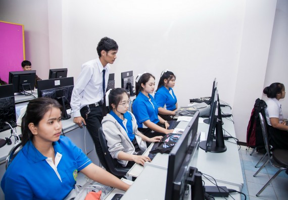 ภาพกิจกรรม คณะวิทยาศาสตร์และเทคโนโลยี จัดกิจกรรมส่งเสริมทักษะการวิเคราะห์เชิงตัวเลข การสื่อสารและการใช้เทคโนโลยีสารสนเทศ เรื่อง การใช้งาน Google Docs เบื้องต้น