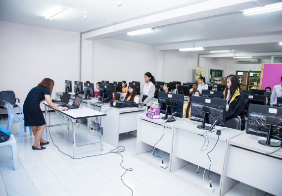 ภาพกิจกรรม คณะวิทยาศาสตร์และเทคโนโลยี จัดกิจกรรมส่งเสริมทักษะการวิเคราะห์เชิงตัวเลข การสื่อสารและการใช้เทคโนโลยีสารสนเทศ เรื่อง การใช้งาน Google Docs เบื้องต้น