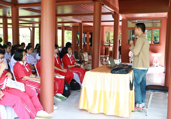 ภาพกิจกรรม คณะวิทยาศาสตร์และเทคโนโลยี เข้าร่วมโครงการอบรมสัมมนาเสริมสร้างศักยภาพในการอนุรักษ์สิ่งแวดล้อมธรรมชาติ หัวข้อ วิธีการวาดภาพทางพฤกษศาสตร์
