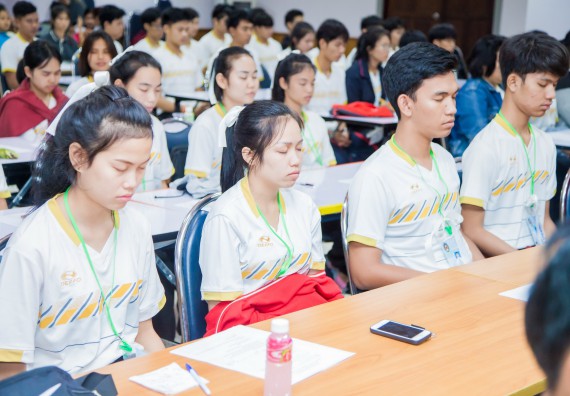 ภาพกิจกรรม คณะวิทยาศาสตร์และเทคโนโลยี จัดกิจกรรมพุทธศาสนากับวิทยาศาสตร์ เพื่อส่งเสริมคุณธรรม จริยธรรม