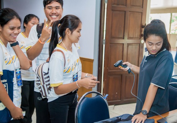 ภาพกิจกรรม คณะวิทยาศาสตร์และเทคโนโลยี จัดกิจกรรมพุทธศาสนากับวิทยาศาสตร์ เพื่อส่งเสริมคุณธรรม จริยธรรม