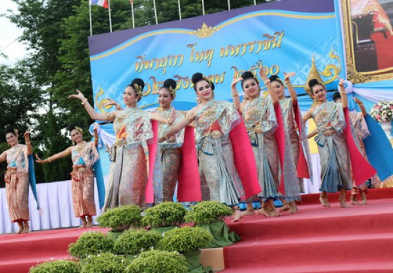 ภาพกิจกรรม คณะวิทยาศาสตร์และเทคโนโลยี เข้าร่วมพิธีเฉลิมพระเกียรติสมเด็จพระนางเจ้าสิริกิติ์